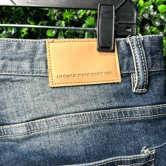 Acid washed ripped jeans - Picture 3 of 3